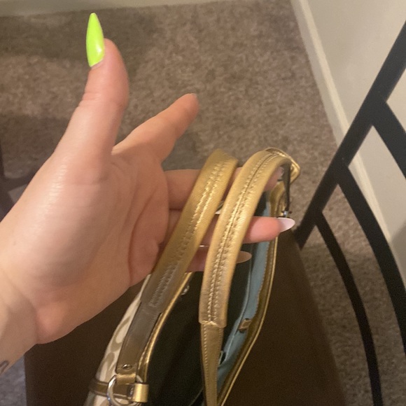 Coach purse - Picture 6 of 9
